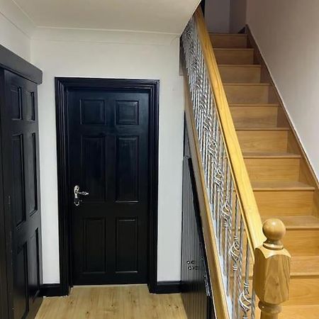 فيلا نوتينغهامفي Cheerful 3 Bed House With Free Parking. المظهر الخارجي الصورة