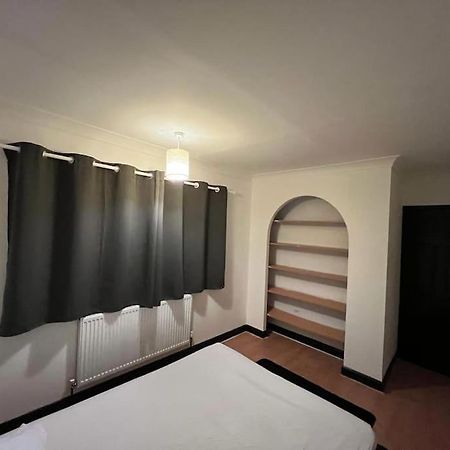 فيلا نوتينغهامفي Cheerful 3 Bed House With Free Parking. المظهر الخارجي الصورة