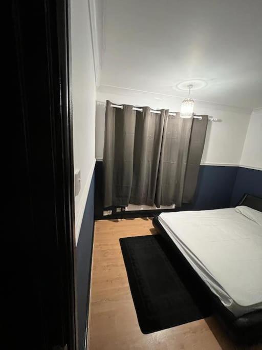 فيلا نوتينغهامفي Cheerful 3 Bed House With Free Parking. المظهر الخارجي الصورة