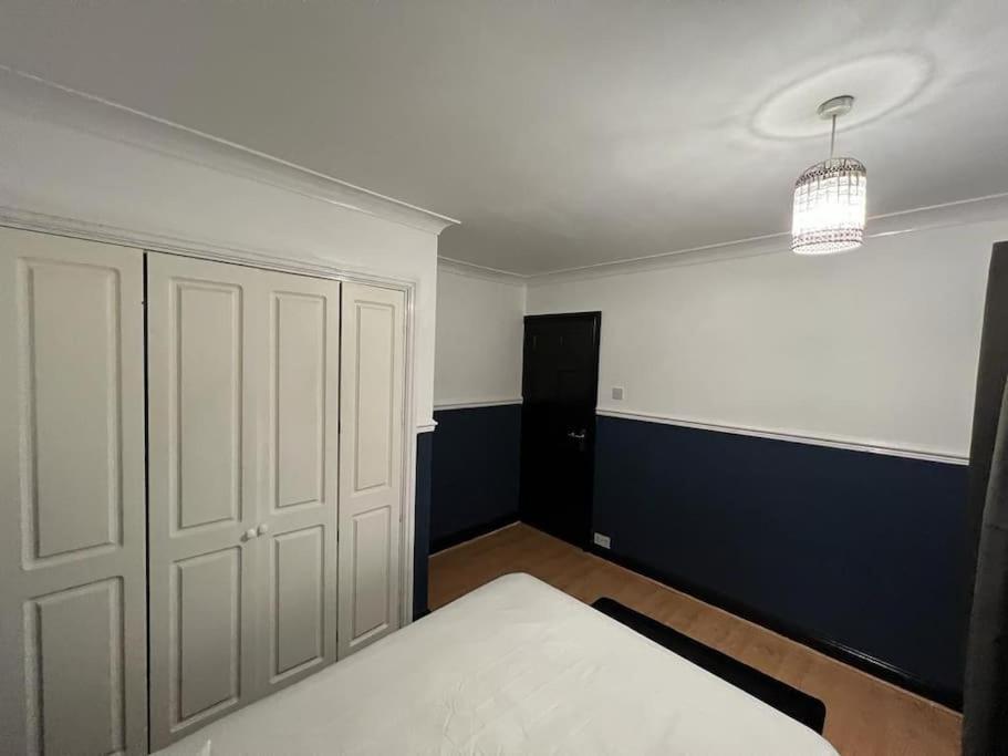 فيلا نوتينغهامفي Cheerful 3 Bed House With Free Parking. المظهر الخارجي الصورة