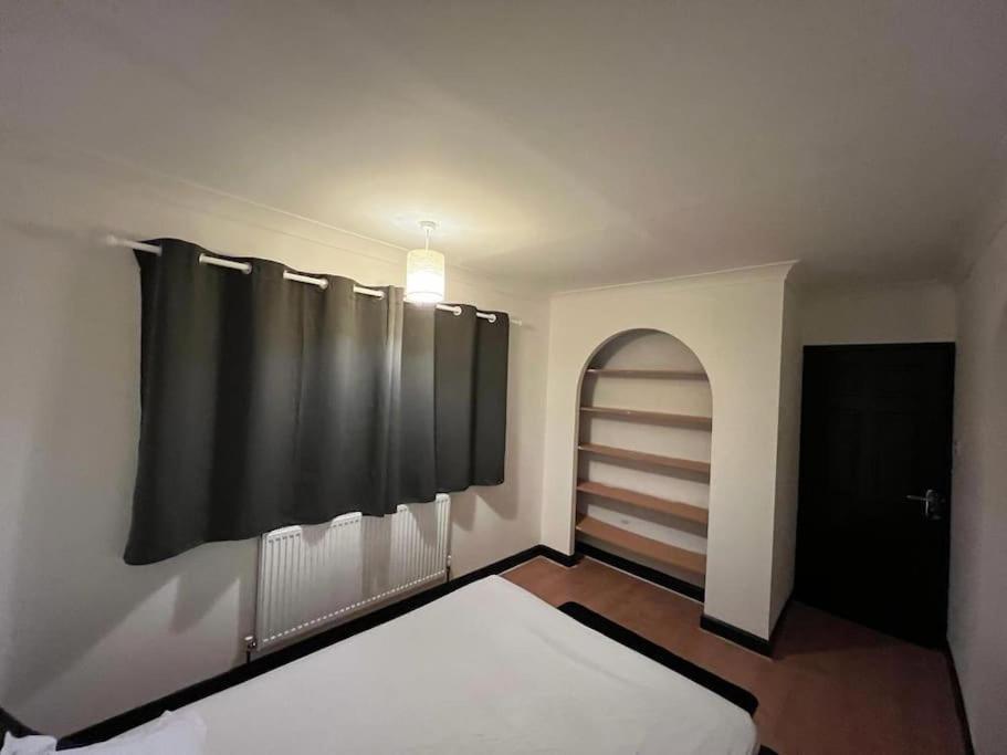 فيلا نوتينغهامفي Cheerful 3 Bed House With Free Parking. المظهر الخارجي الصورة
